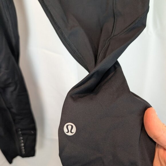 Lululemon Fast Free Crop (19 )Black size 6 in EUC - Picture 7 of 10
